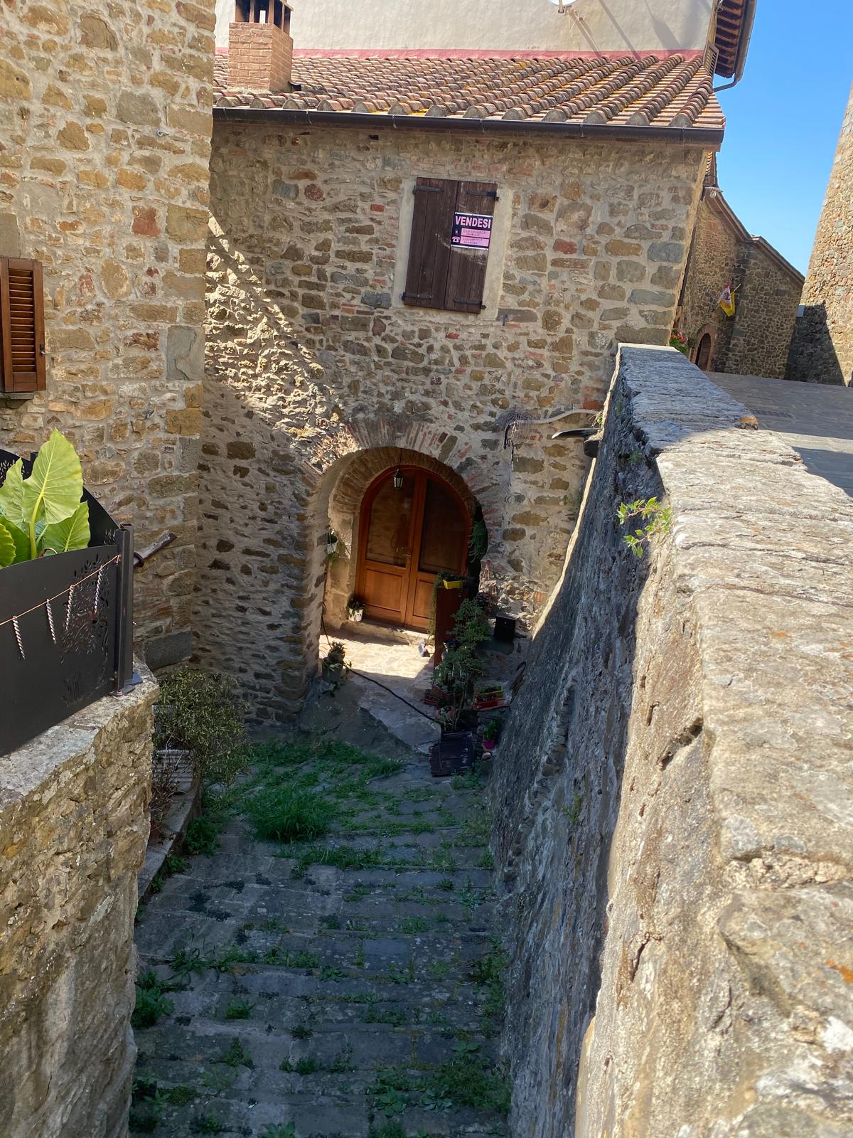 Casa singola nel cuore del Borgo medievale di Montorgiali – Scansano (GR)