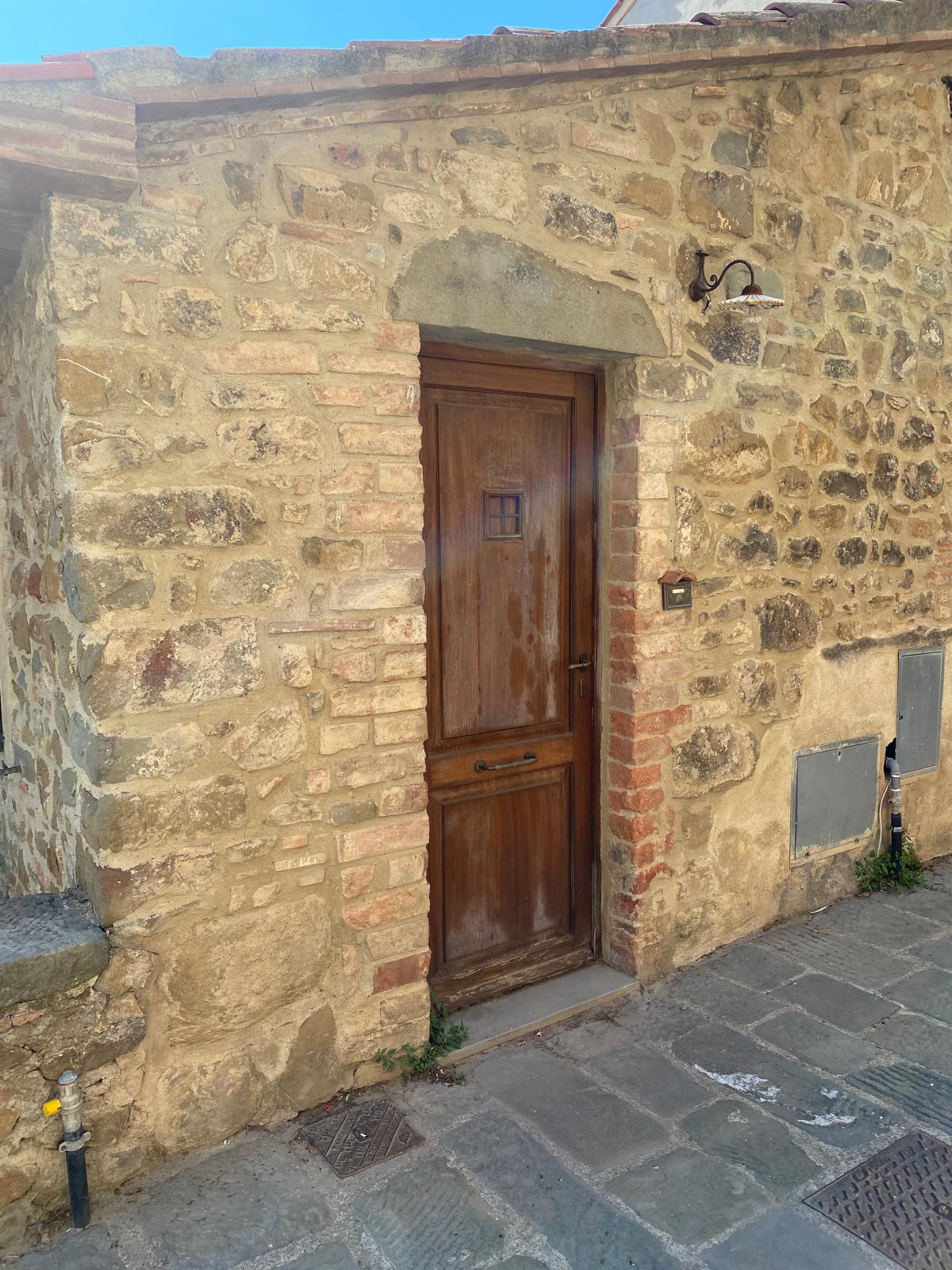 Casa singola nel cuore del Borgo medievale di Montorgiali – Scansano (GR)